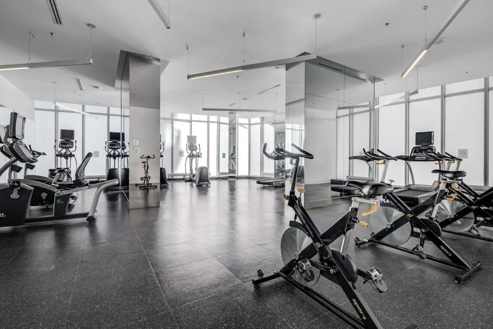 Grand Royal Suites Toronto