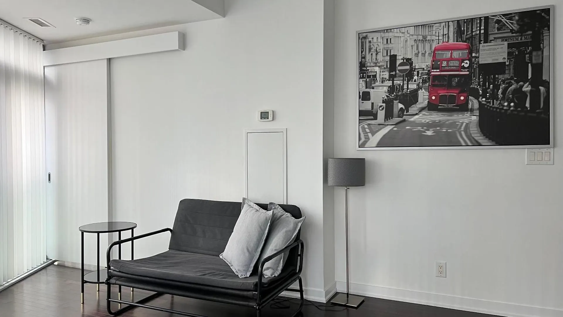 Grand Royal Suites Toronto 0*,  Canada