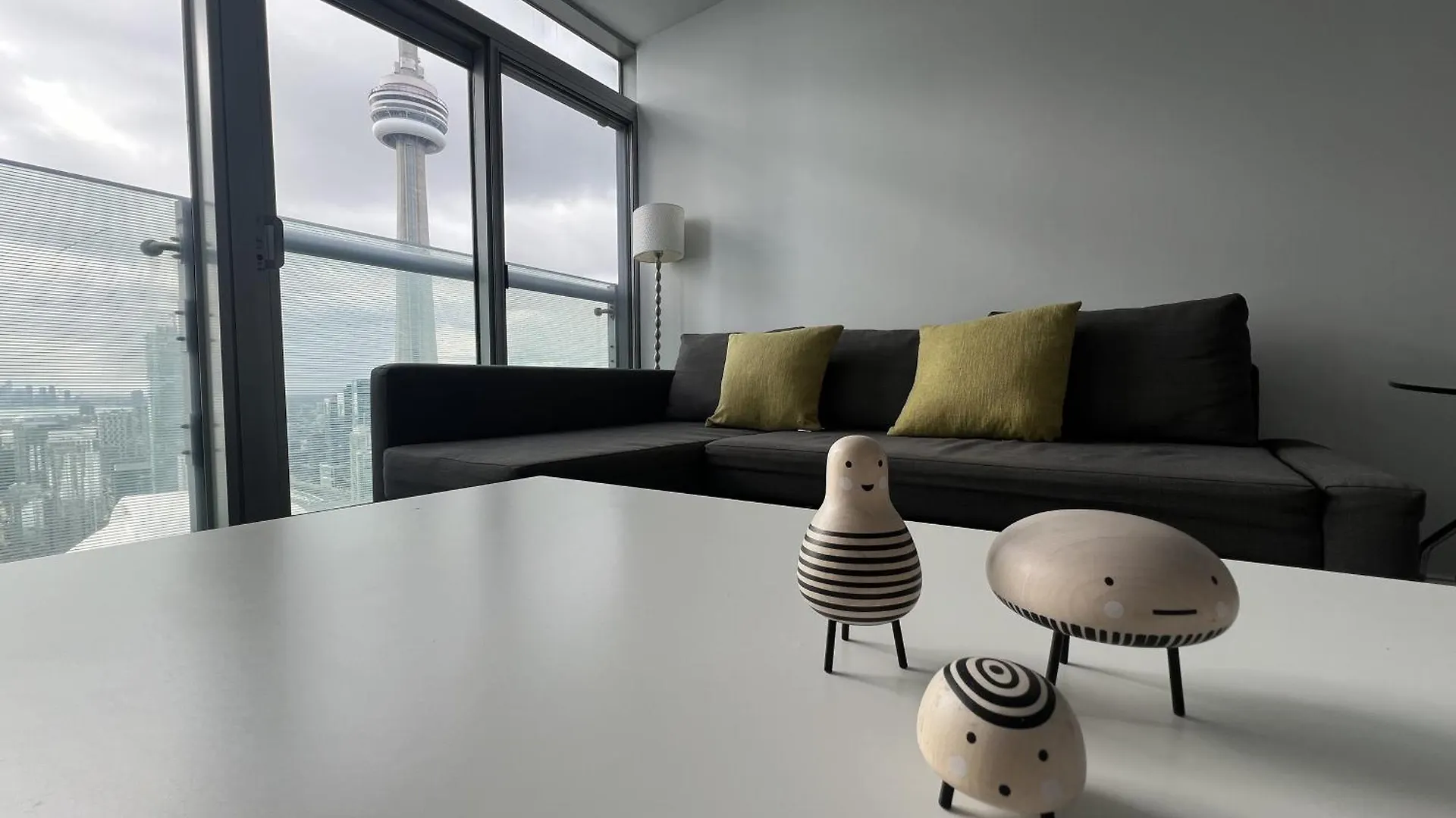 Grand Royal Suites Toronto Apartment
