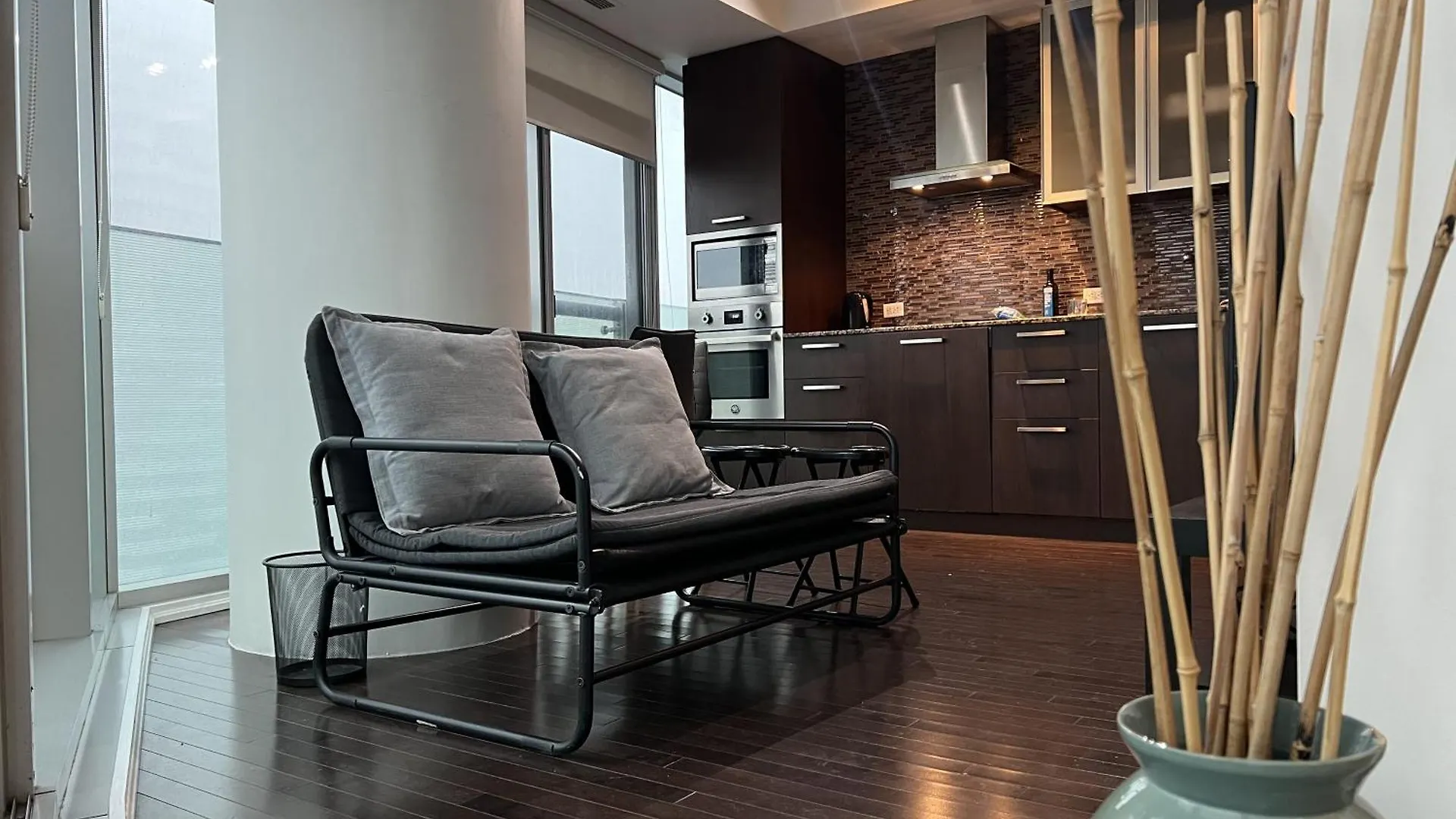 Grand Royal Suites Toronto Apartment