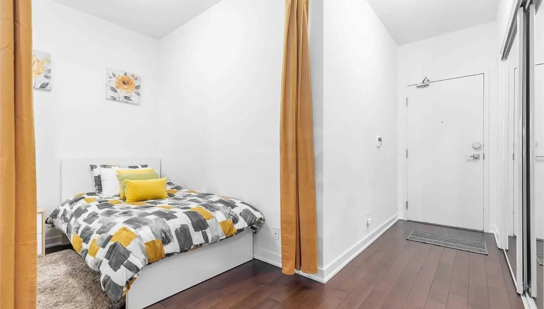 Apartment Grand Royal Suites Toronto Canada